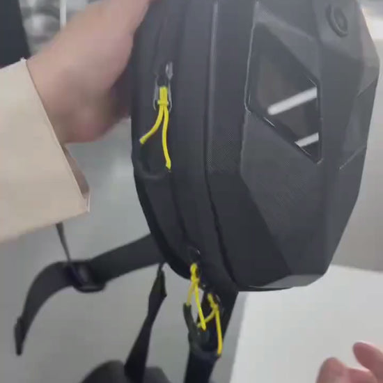 Pixlii-apex-core-smart-beintasche-motorrad-led-bag-oberschenkel-staufach-video